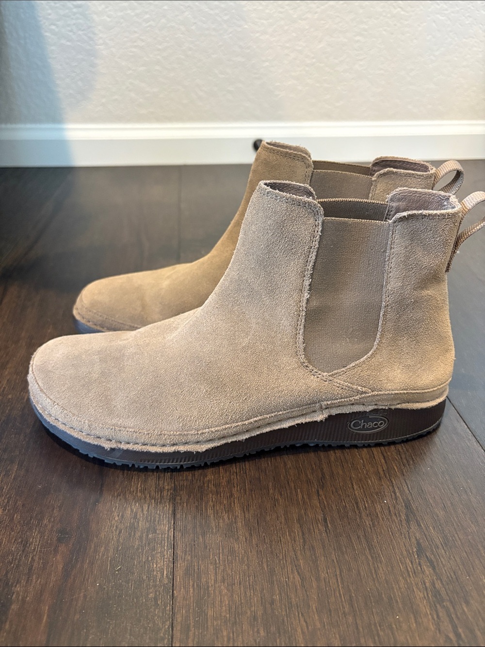 New NWOB Womens Chaco Paonia Brown Suede Ankle Outdoor Chelsea Boots Size 9
